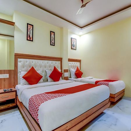 Hotel Sarthak Palace - By Pooja Hospitality New Delhi Exteriör bild