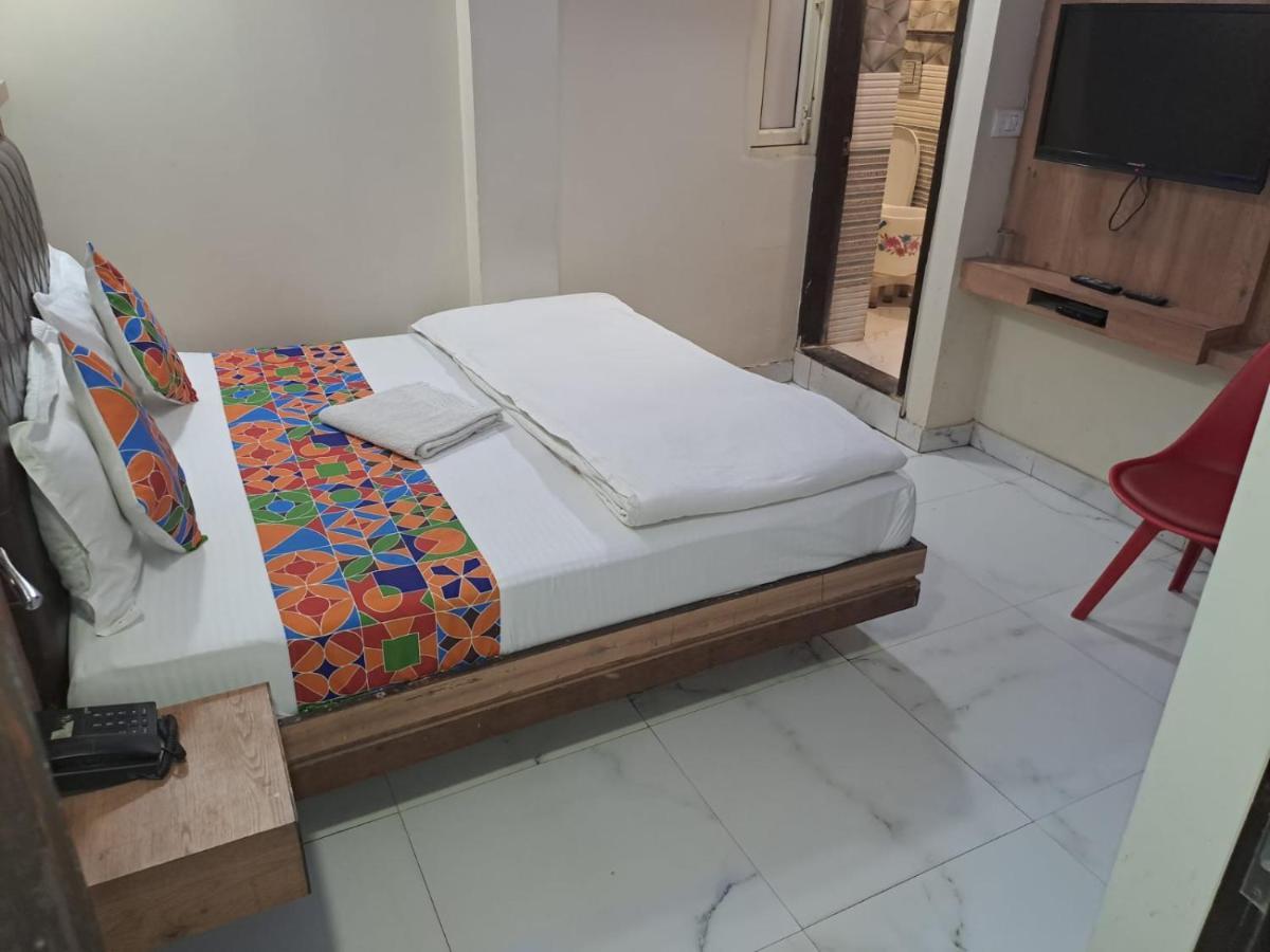 Hotel Sarthak Palace - By Pooja Hospitality New Delhi Exteriör bild