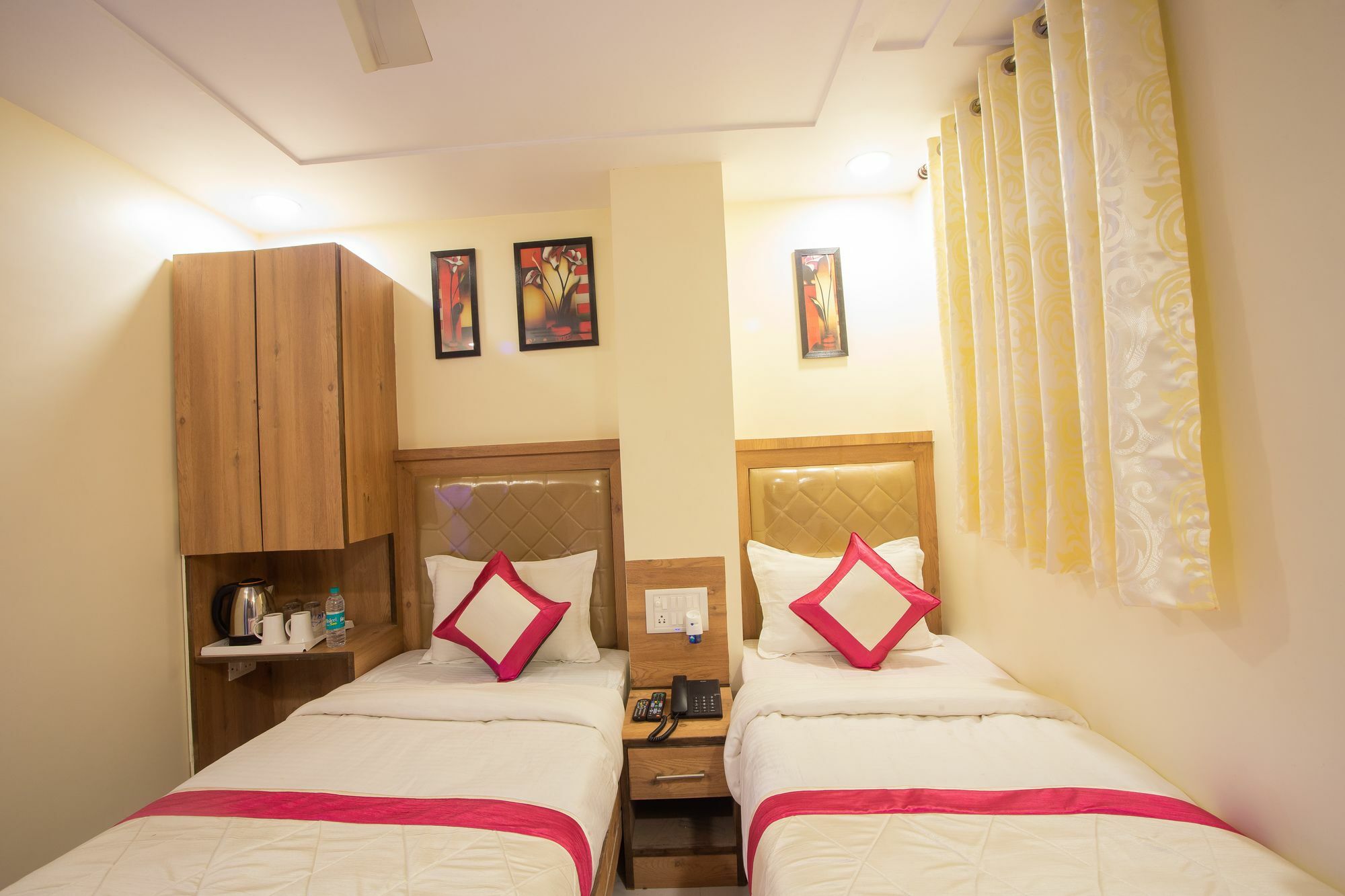 Hotel Sarthak Palace - By Pooja Hospitality New Delhi Exteriör bild