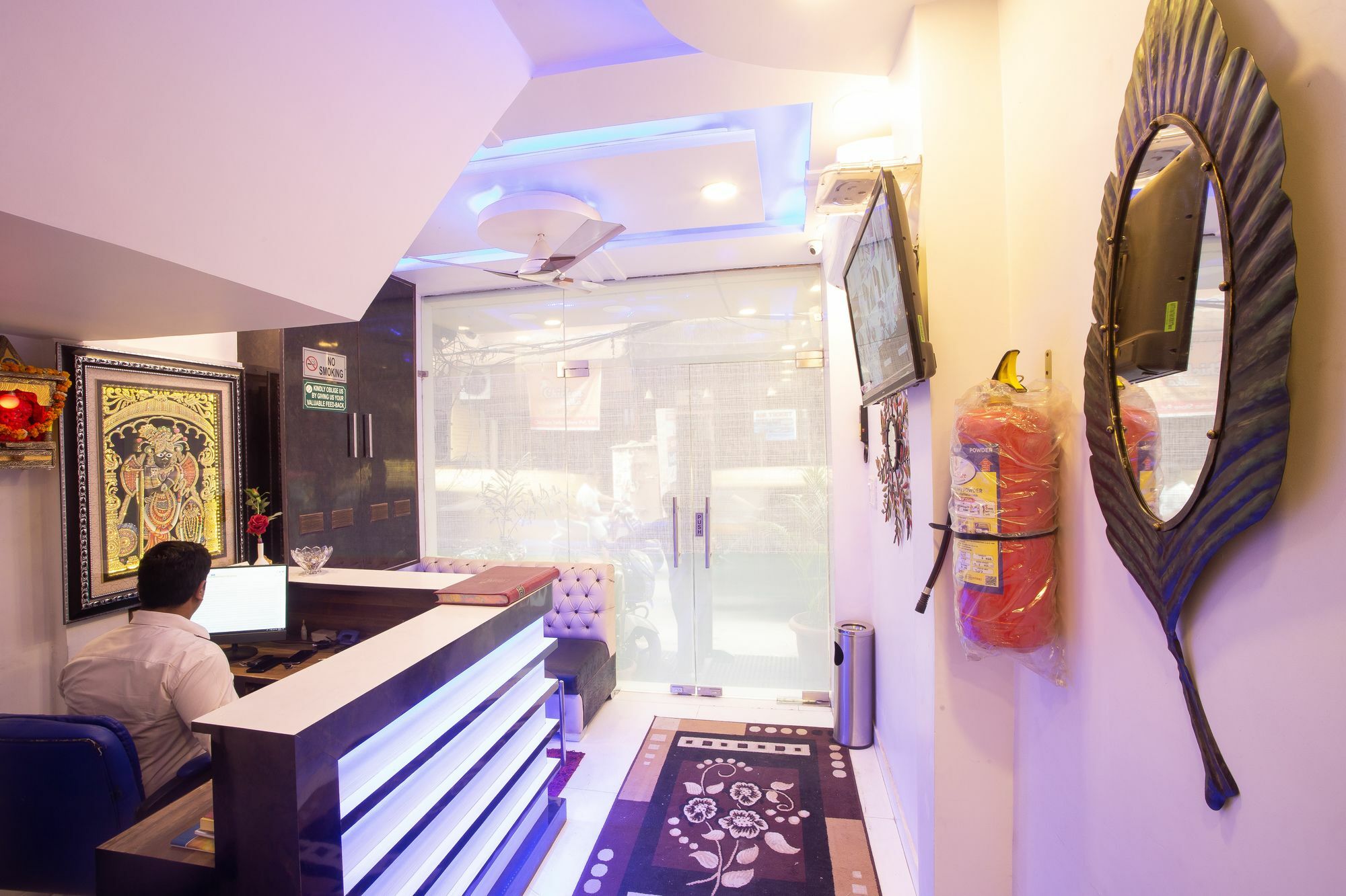 Hotel Sarthak Palace - By Pooja Hospitality New Delhi Exteriör bild