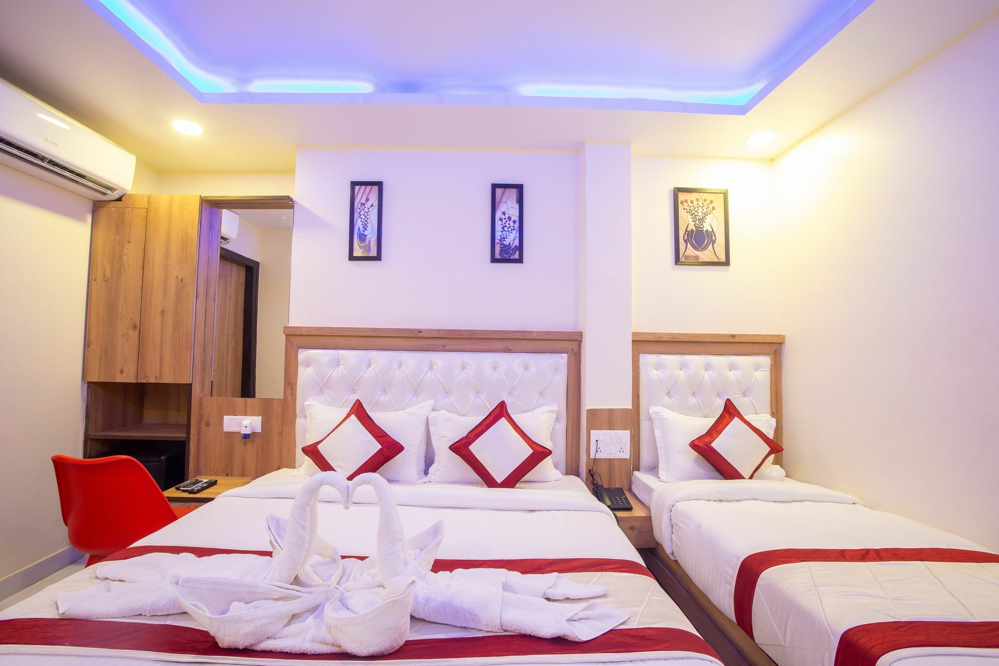 Hotel Sarthak Palace - By Pooja Hospitality New Delhi Exteriör bild
