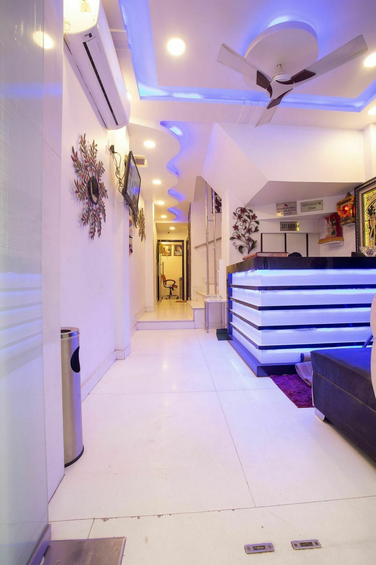 Hotel Sarthak Palace - By Pooja Hospitality New Delhi Exteriör bild