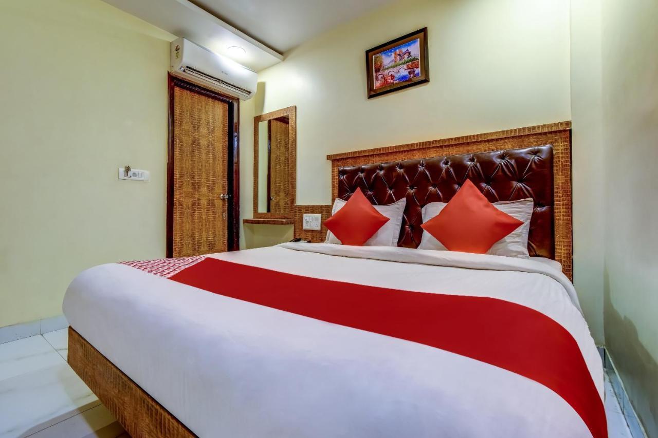 Hotel Sarthak Palace - By Pooja Hospitality New Delhi Exteriör bild